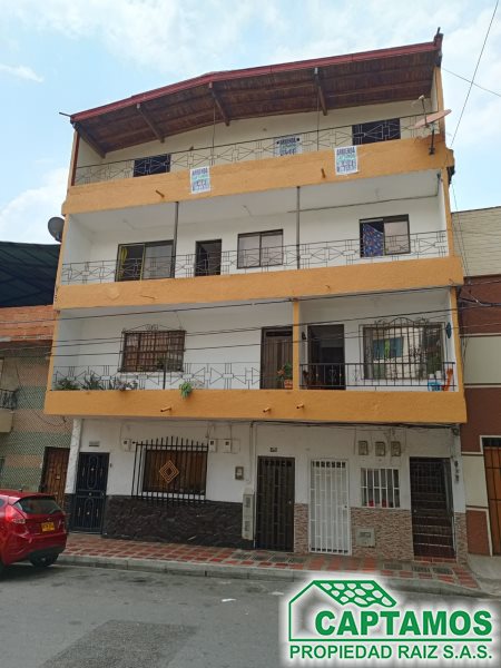 Casa disponible para Arriendo en Medellín con un valor de $1,500,000 código 2348