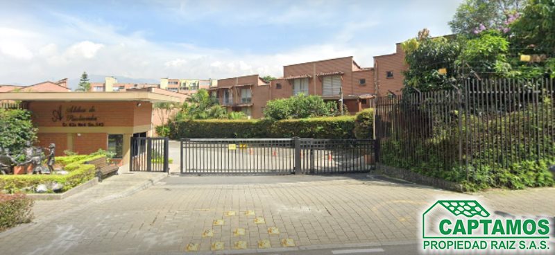 Casa disponible para Arriendo en Medellín con un valor de $6,000,000 código 2332