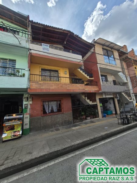 Casa disponible para Venta en Medellín Manrique Foto numero 1