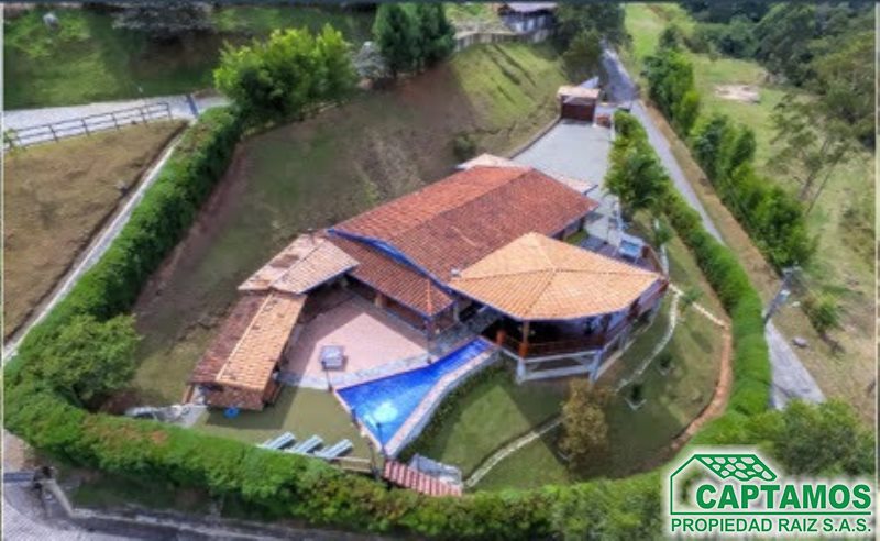 Casa-Finca disponible para Venta en Copacabana Cristo Rey Foto numero 1