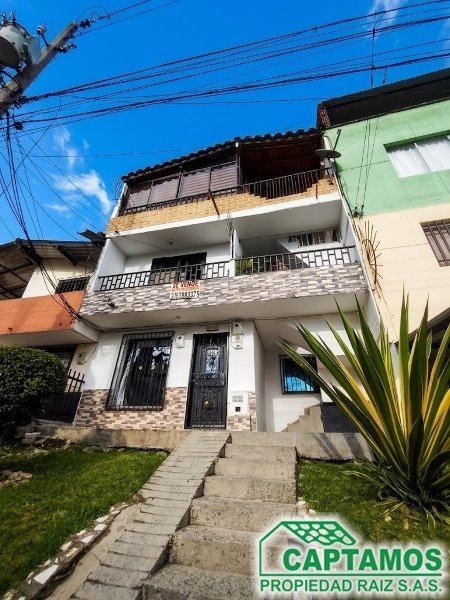 Casa disponible para Venta en Medellín Manrique Foto numero 1