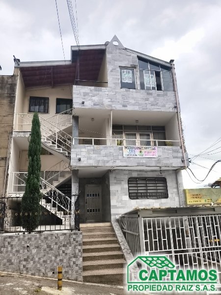 Casa disponible para Arriendo en Medellín Buenos Aires Foto numero 1